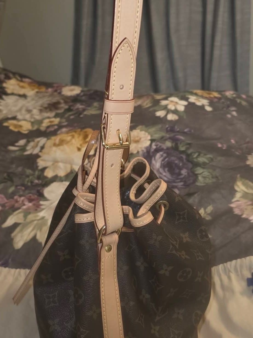 Louis Vuitton Monogram Drawstring Bucket Bag GM - Brown with Natural Trim - Picture 8 of 16